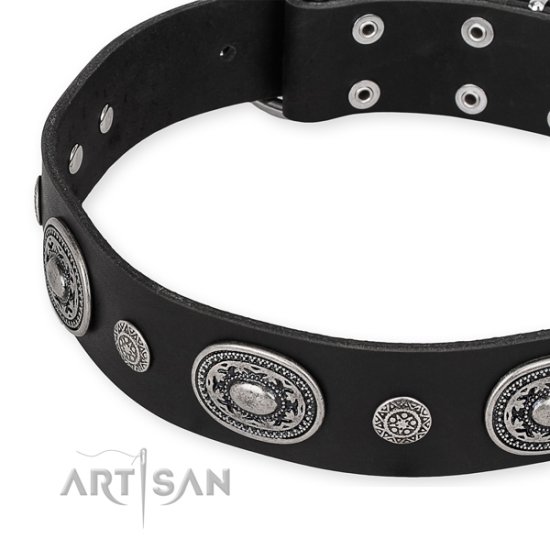 Phantastisches Lederhalsband von Artisan FDT "Black Tie"