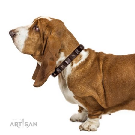 Rom Lederhalsband mit antiken-Pyramiden Dekor von FDT Artisan