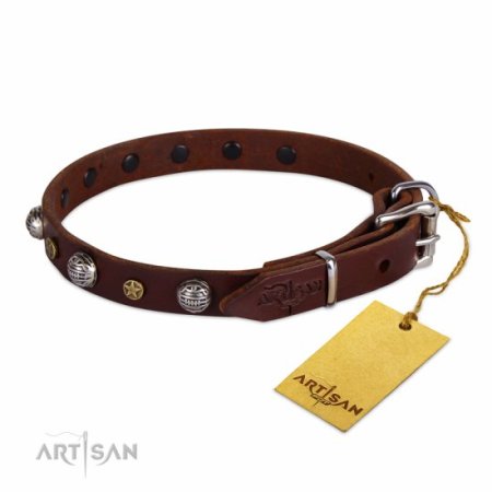 Leichtes Hundehalsband Echtleder mit Sternen und Kugeln Dekor