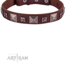 Rom Lederhalsband mit antiken-Pyramiden Dekor von FDT Artisan