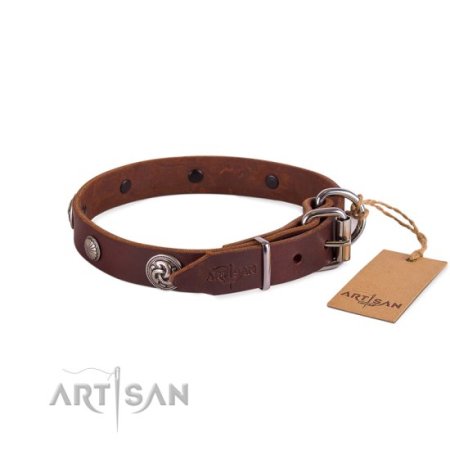 Baroque Lederhalsband mit Ziernieten im exklusiven Design