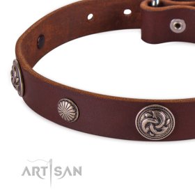 Baroque Lederhalsband mit Ziernieten im exklusiven Design