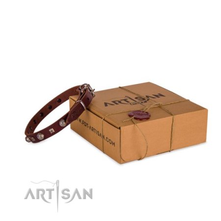 Echtleder Halsband Braun mit Kugeln und Pyramdien