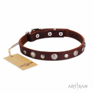 Hunde Halsband Leder mit feinem Blumen Dekor