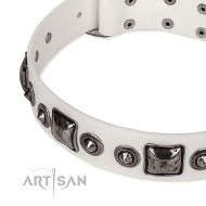 Lederhalsband in weiss