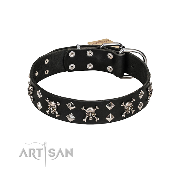 FDT Artisan aggressives Design
Lederhalsband