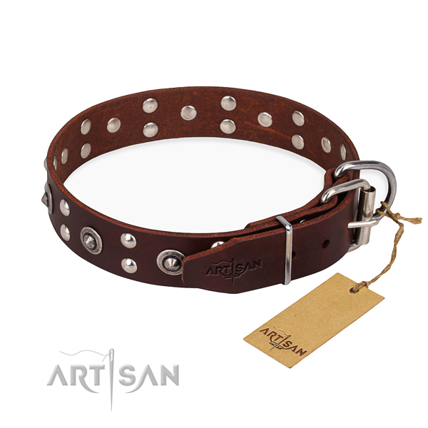 perfektes Nietenhalsband von FDT Artisan